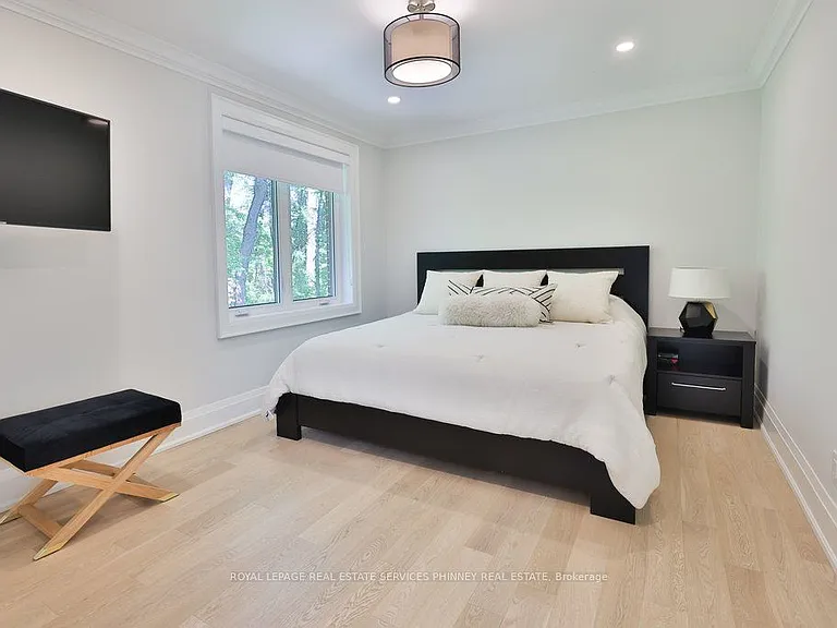 1638 Ruscombe Close — Photo 24