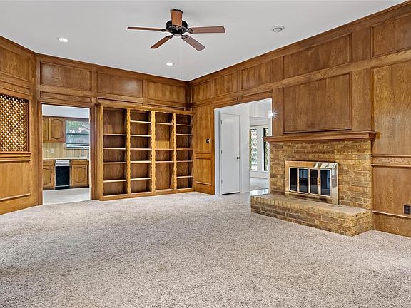2nd image of 5623 Vinewood Dr