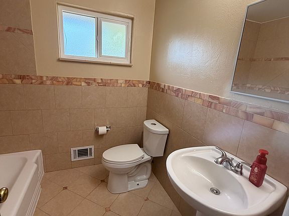 4th image of 6546 S Kit Carson St