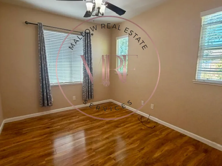 4 Sandy Hook Pl — Photo 11