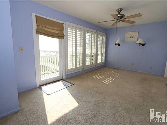 5th image of 627 S Lumina Avenue #3