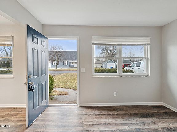 2nd image of 5834 Curson Dr
