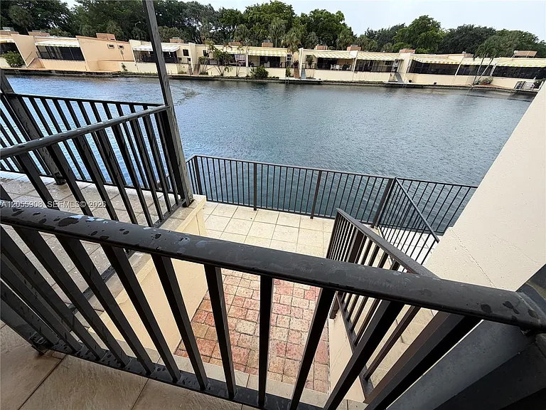 6932 Crown Gate Dr — Photo 18