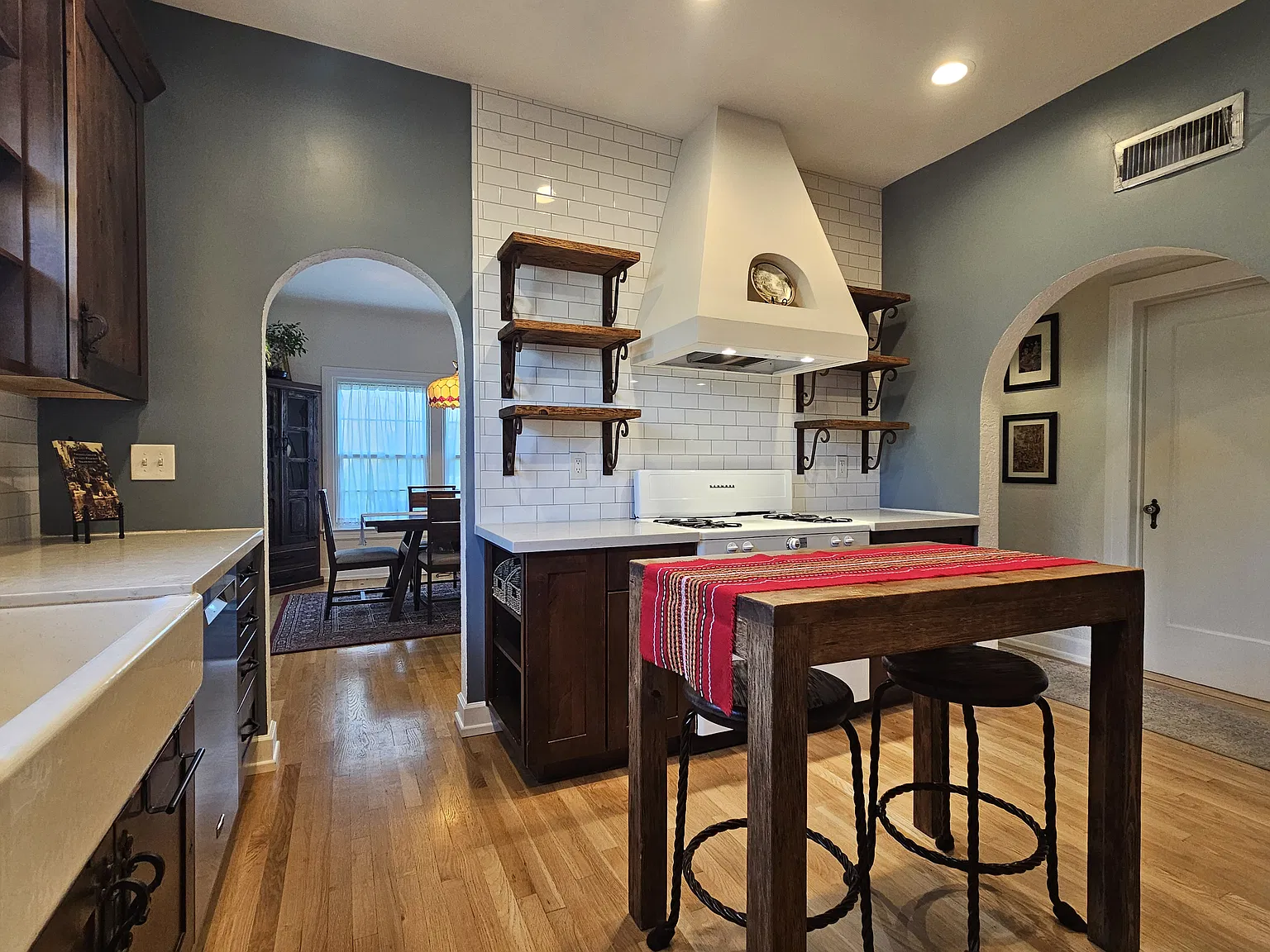 2 bed, 1651 sqft, $3,695 — Photo 2