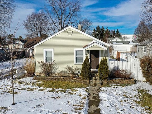 2nd image of 1063 Eureka Dr