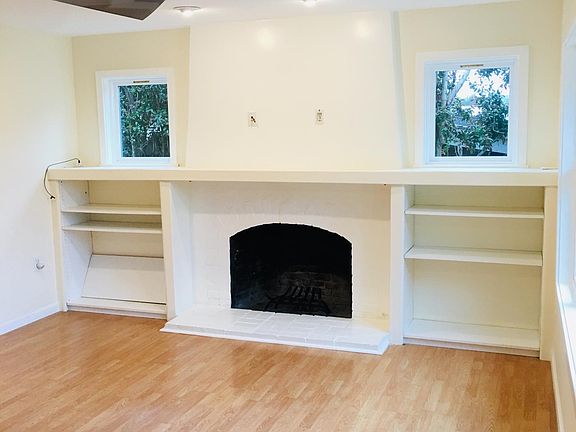 3rd image of 30 Leslie Dr