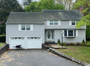 4 Gerry Rd, Lynnfield, MA 01940