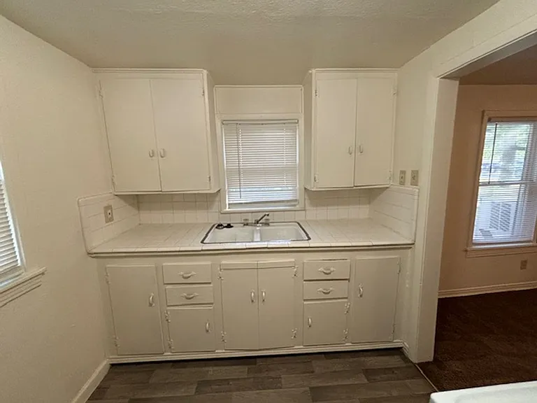 2816 Putnam St — Photo 8