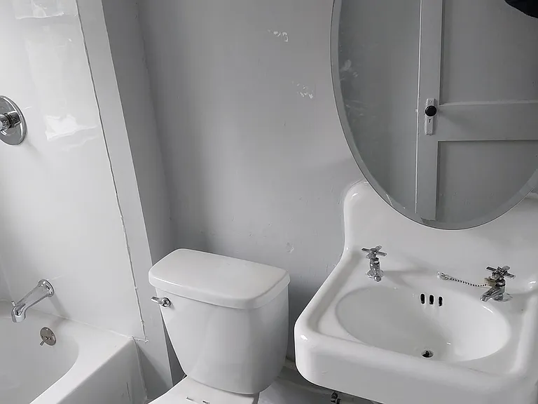 15350 Alden St #2 — Photo 5