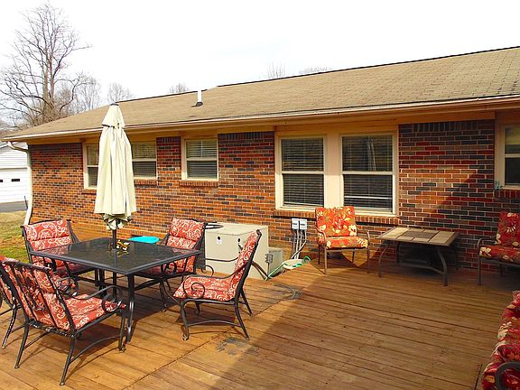 5th image of 2685 Lake Valley Dr