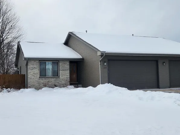 2715 North Wuthering Hills Drive, Janesville, WI 53546