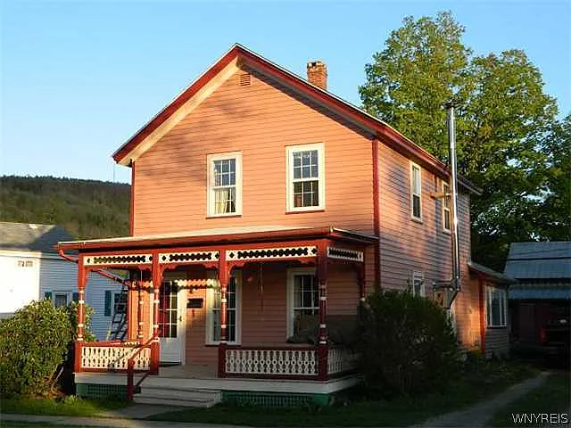 24 Spring St W photo 1
