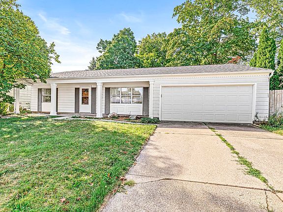 3rd image of 1540 Renfrew Dr