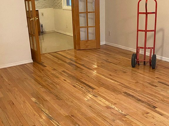 5th image of 1038 Castle Hill Ave Floor 1