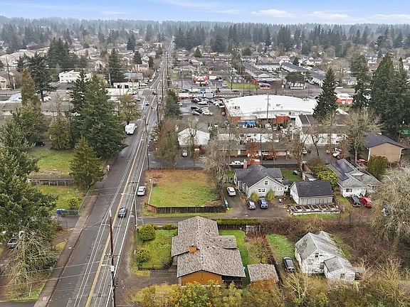 3rd image of 2670 SE 174th Ave
