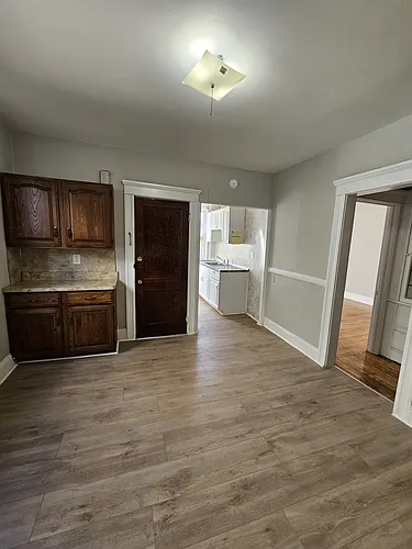 49 Maltby St #1B Photo 1