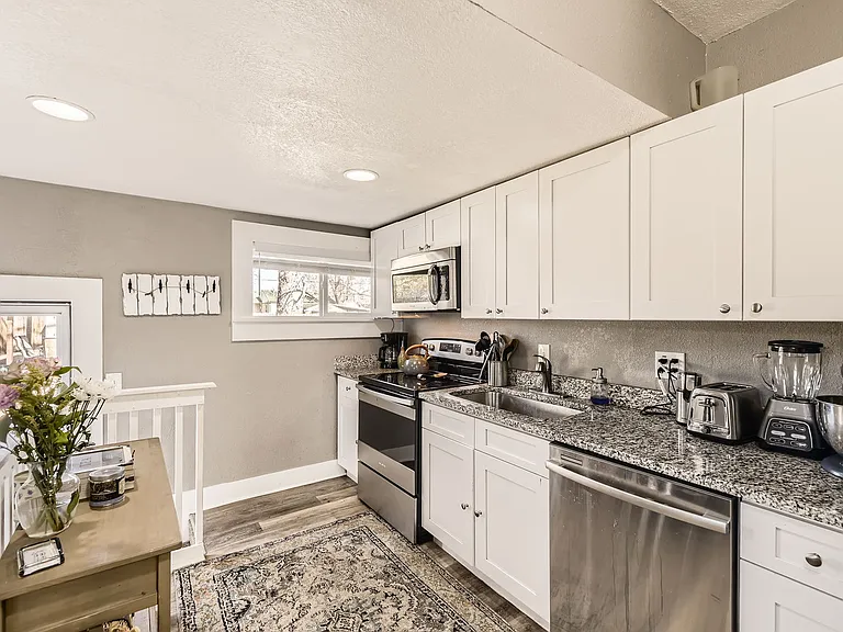 4552 S Logan St — Photo 9