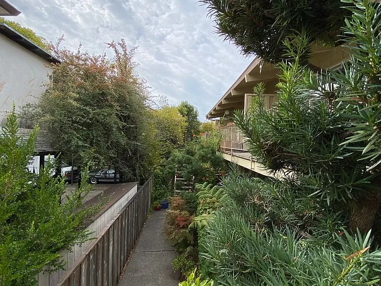 407 Mission Ave #6 — Photo 8