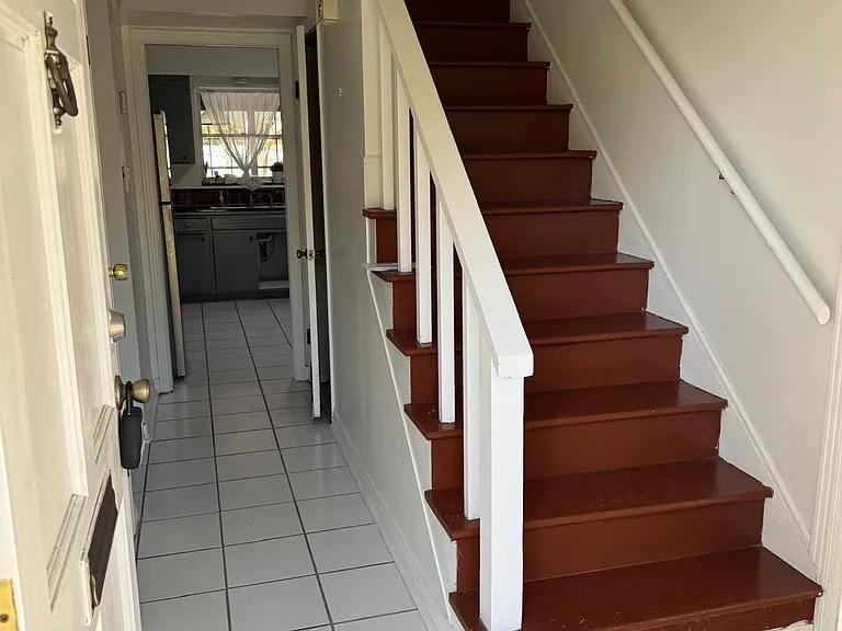 544 Severn Ave — Photo 1