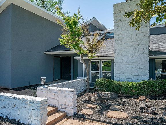 3rd image of 3108 Raintree Rd