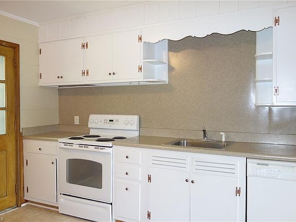 2nd image of 407 Mimosa Dr
