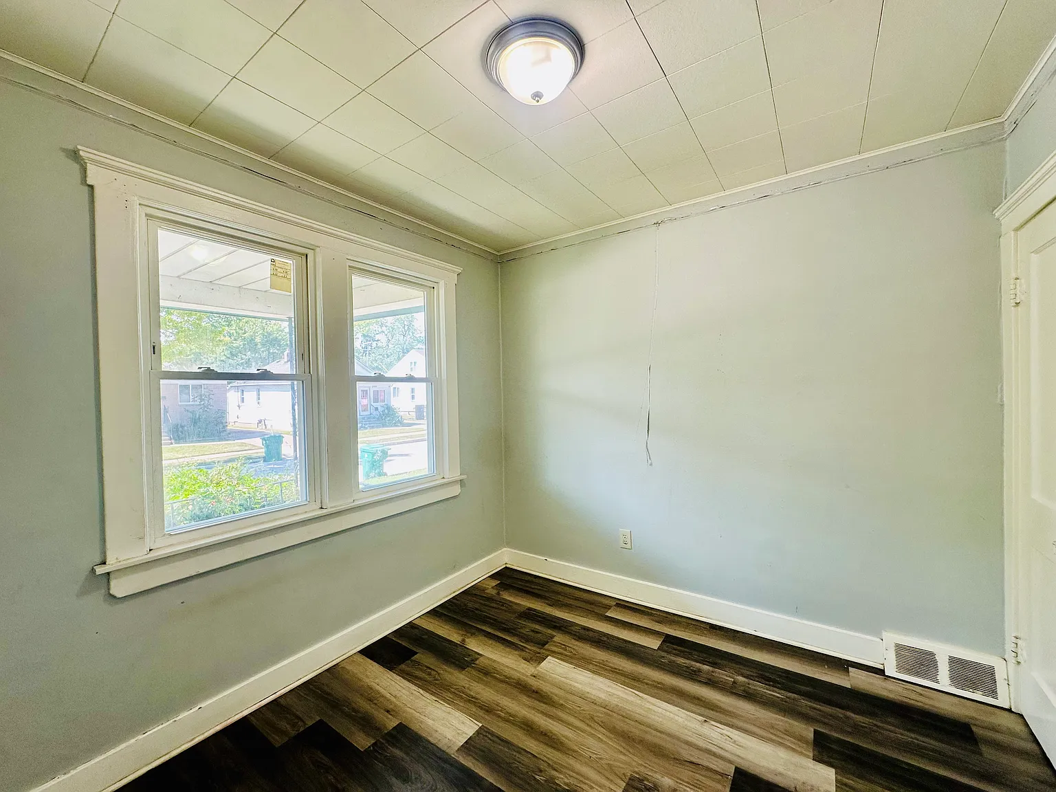 3 bed, 1000 sqft, $1,450 — Photo 4