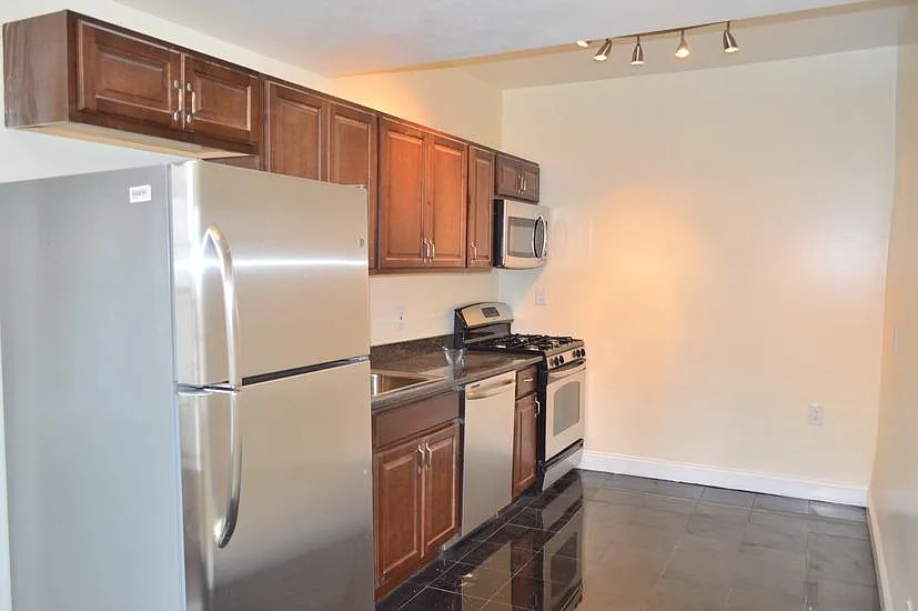 1 bed, $1,350 — Photo 4