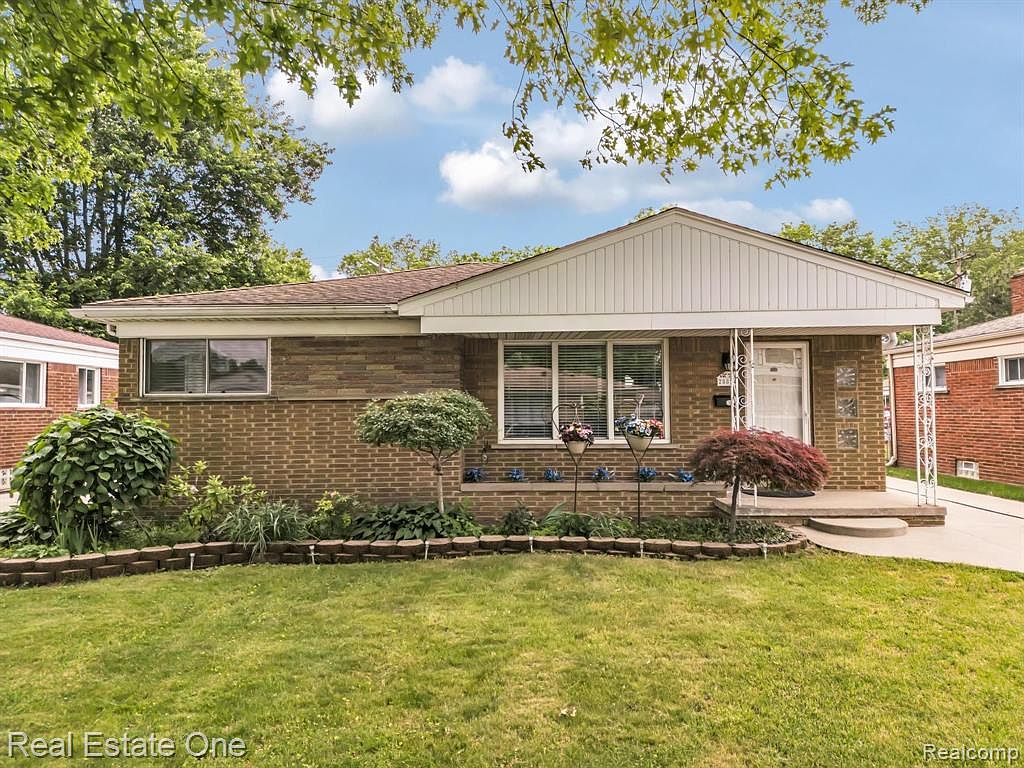 28824 Jane St, Saint Clair Shores, MI 48081 | Zillow