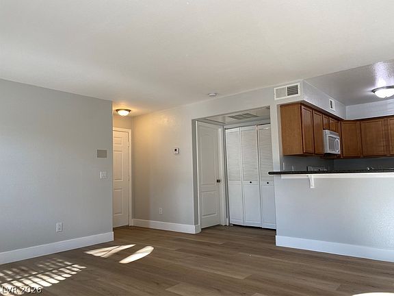 4th image of 3145 E Flamingo Rd APT 1041