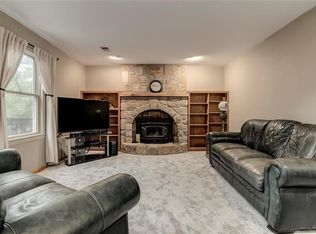 28465 W 85th Ter, De Soto, KS 66018