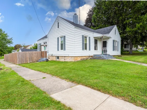 6655 E Main St, Eau Claire, MI 49111