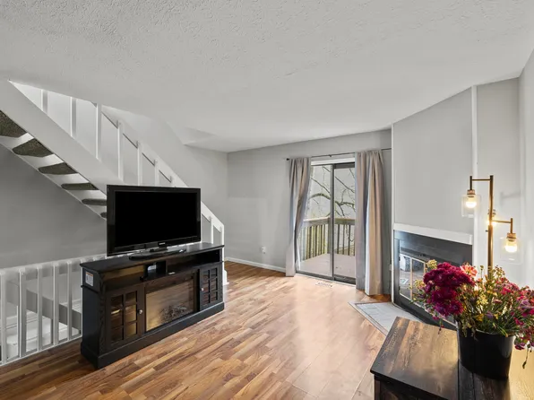 3018 Cooper Bluff Dr, Columbus, OH 43231