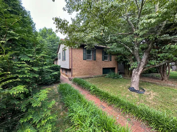 8 Whitmore St, Lexington, VA 24450