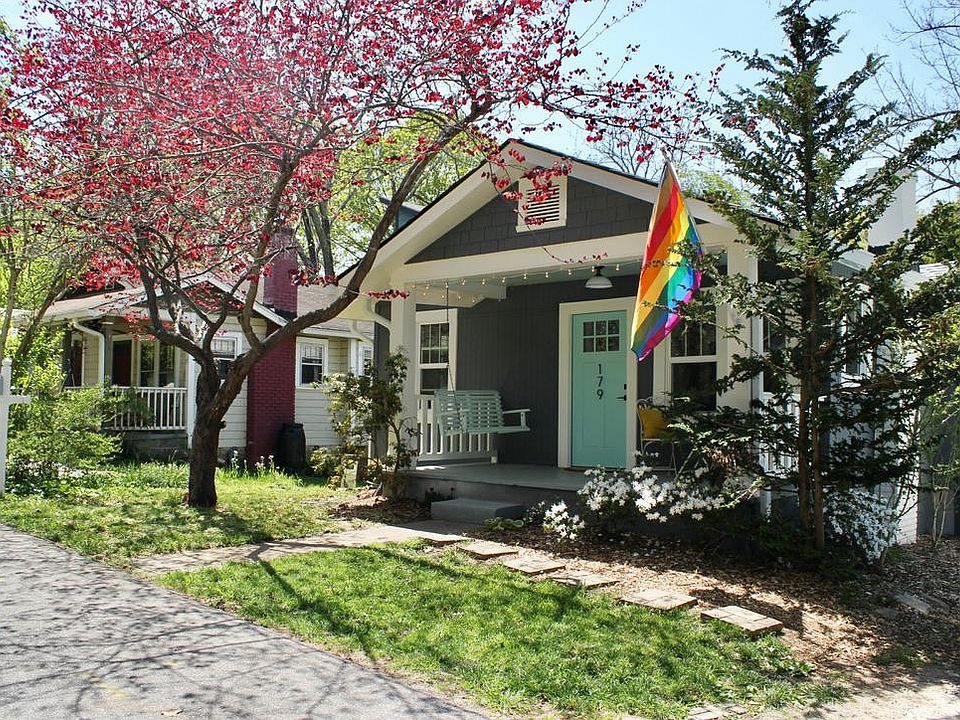 Cute, West Asheville Bungalow!
