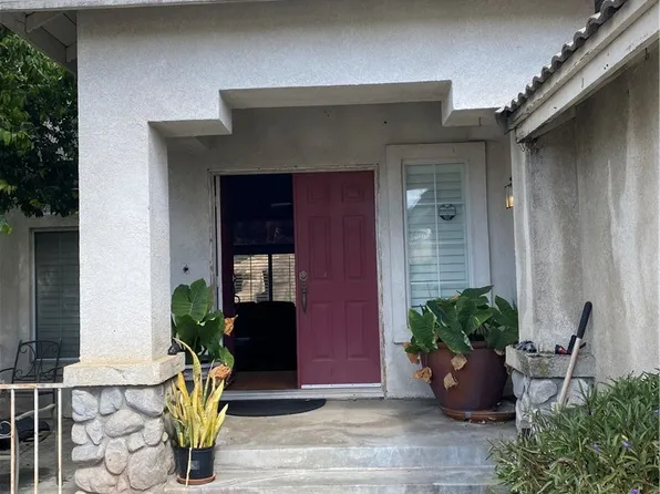 2884 W Buena Vista Dr, Rialto, CA 92377