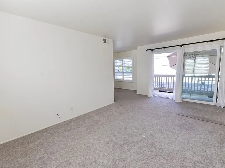236 Avenida Del Poniente — Photo 2