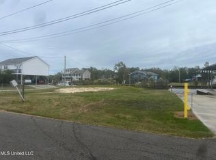 806 Primrose Dr, Bay Saint Louis, MS 39520