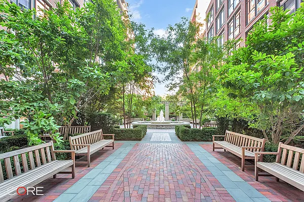 Rented by CORE | media 23