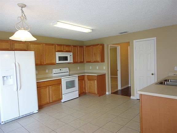 3rd image of 806 Crystal Bay Ln