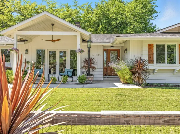 535 N Oregon St, Jacksonville, OR 97530