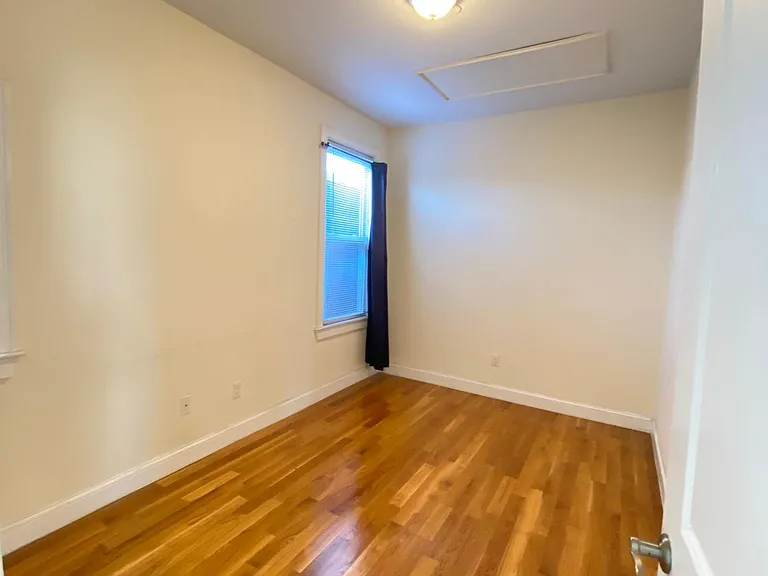 536 Cambridge St — Photo 3