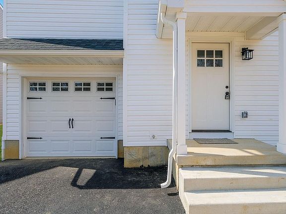 3rd image of 108 Patterson Rd