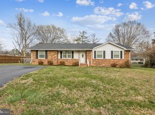 2 Bell Air Ct, Fredericksburg, VA 22405