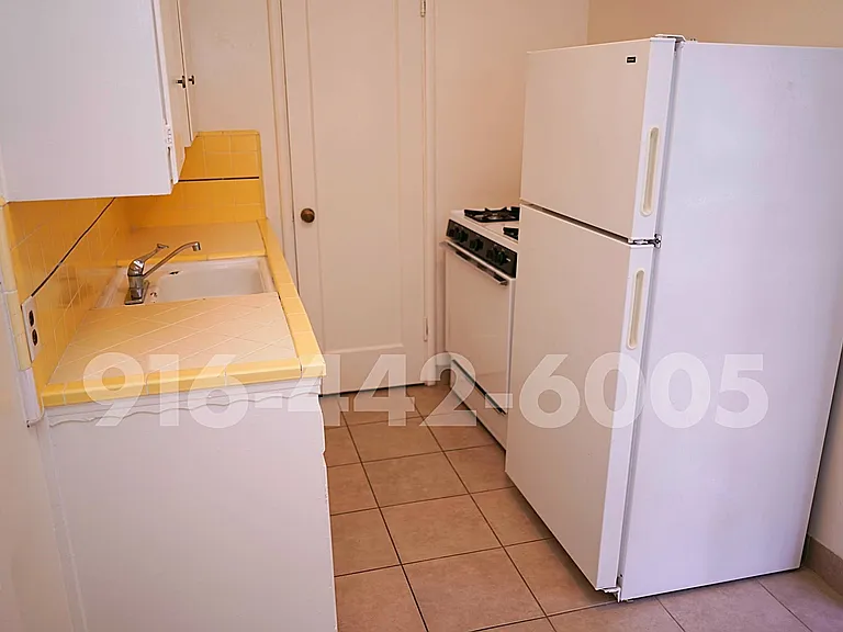 2426 P St #6 — Photo 5