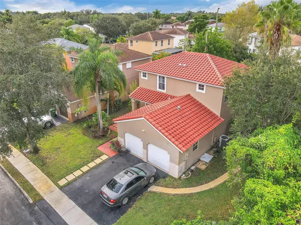 20720 NW 3rd Street, Pembroke Pines, FL 33029