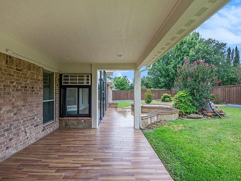 6925 Katherine Ct — Photo 17