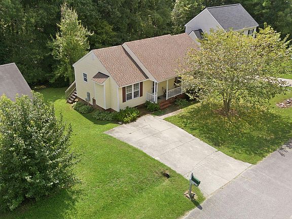 3rd image of 1037 Laurel Leaf Rd