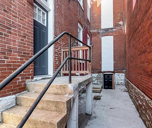 5th image of 3310 Michigan Ave