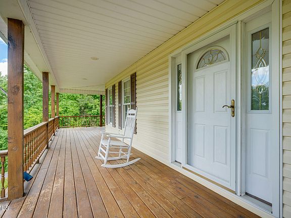 8th image of 490 Cockatiel Rd