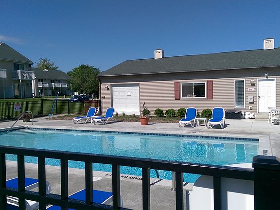 5th image of 311 N. Pine Lake #F